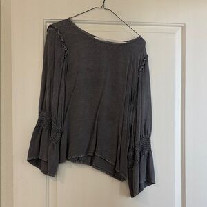 Women's Gray Top